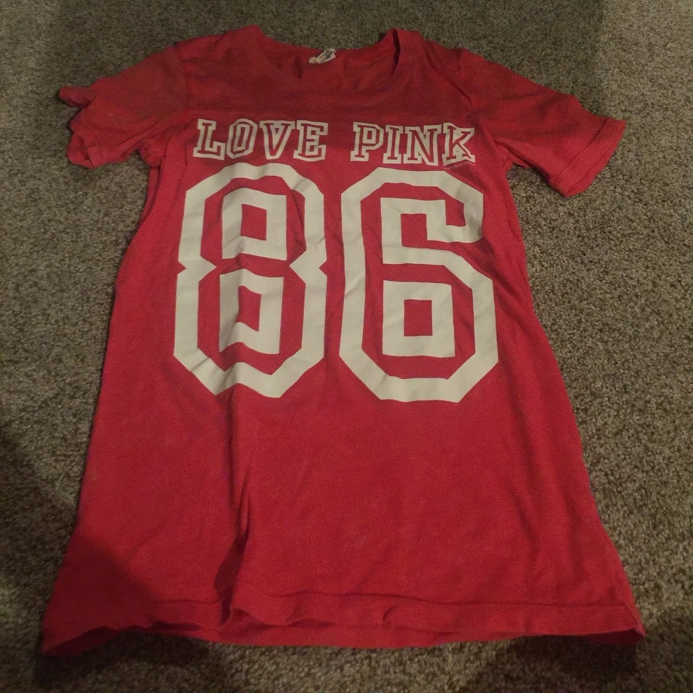 Vs pink shirt